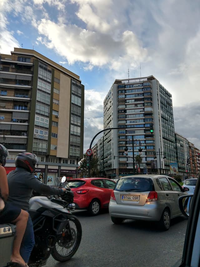 photo of rush hour traffic in valencia